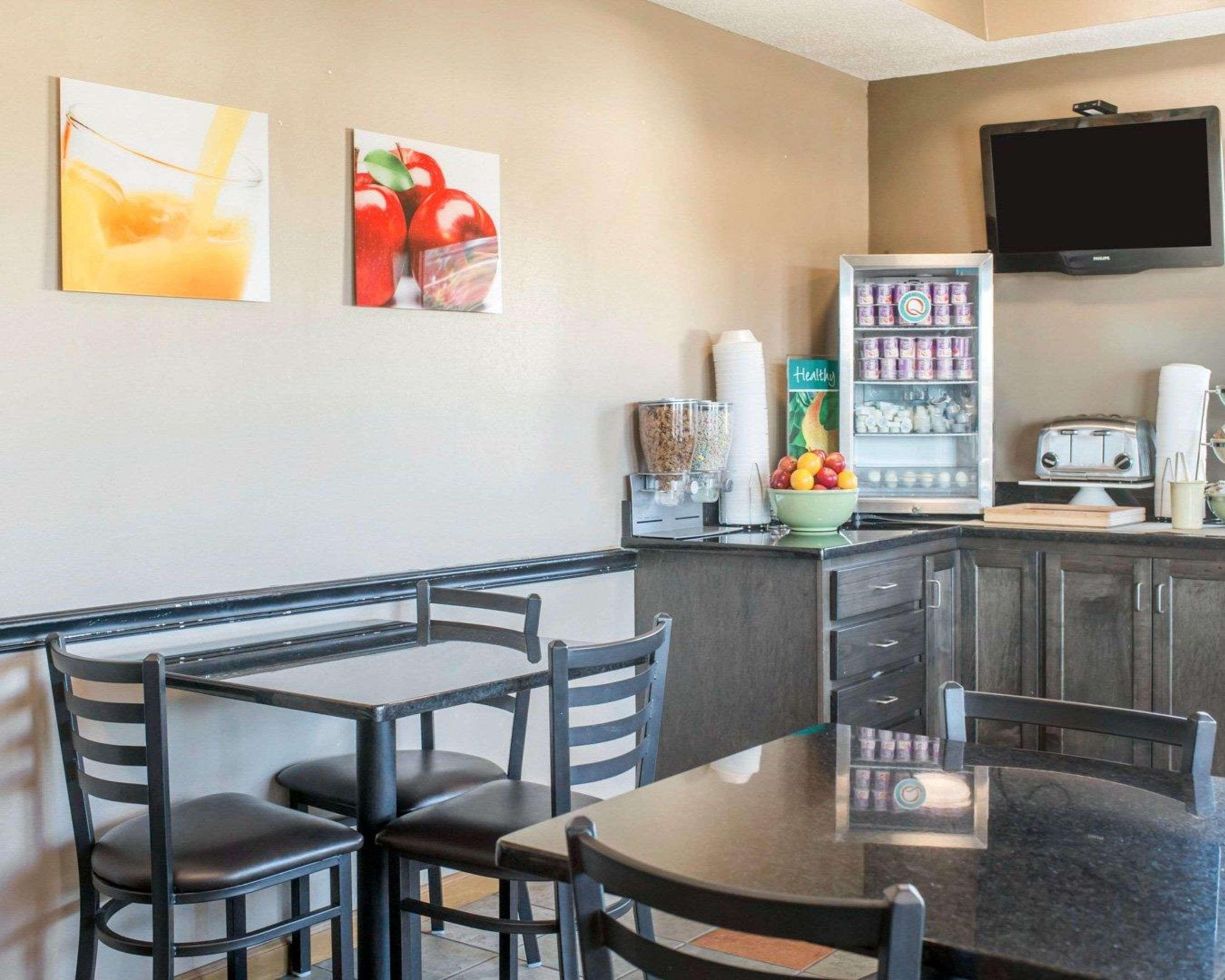 Quality Inn Downtown Джонсон Сити Экстерьер фото
